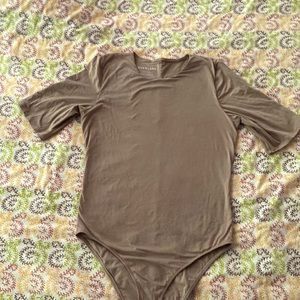 Everlane bodysuit (L) in burnt sugar/beige - like new condition